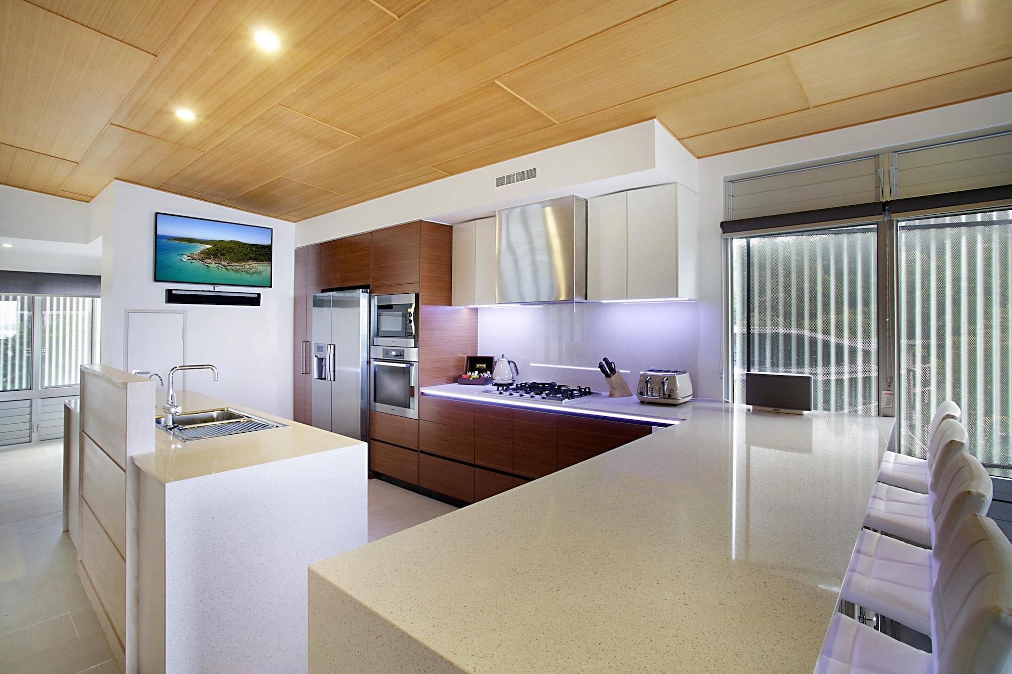 Peppers Noosa Resort And Villas Exteriér fotografie A modern Australian kitchen