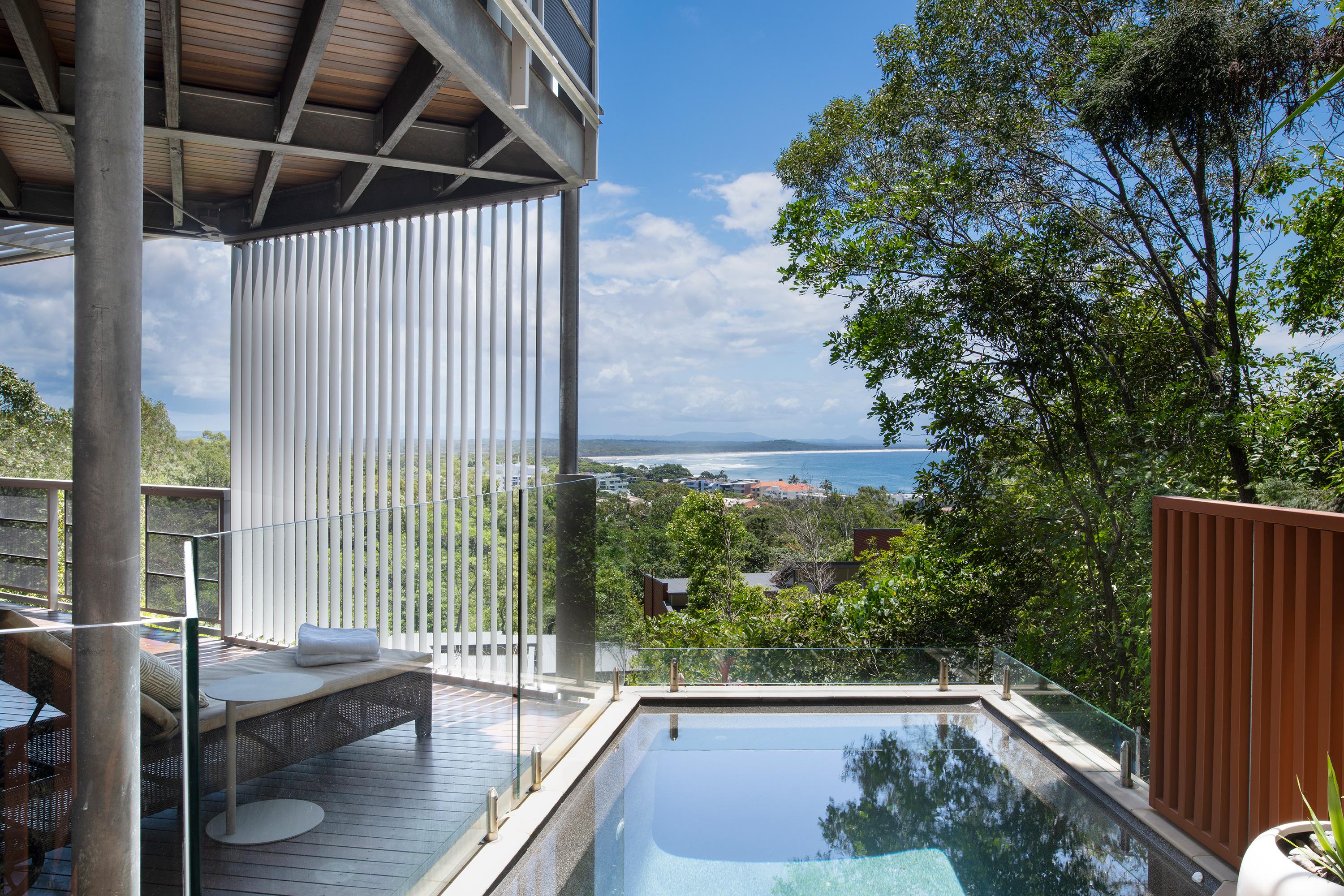 Peppers Noosa Resort And Villas Exteriér fotografie The pool at the 1770 Bay Hotel